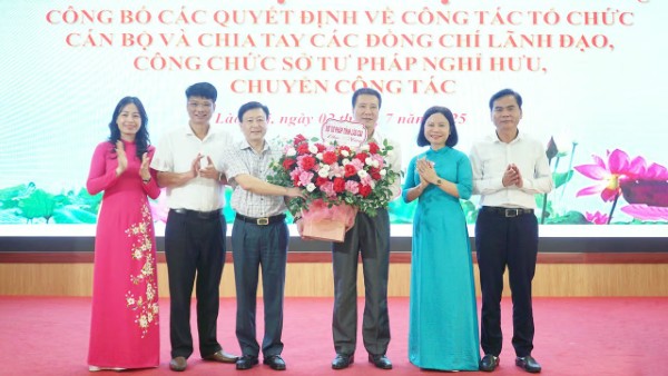 Ông Đặng Đình Chung làm Giám đốc Sở Tư pháp tỉnh Lào Cai mới